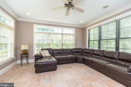 10 Devonshires Ct, Blue Bell PA  19422-2560 exterior