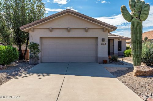 1077 Ashworth Rd, Green Valley, AZ 85614-5941