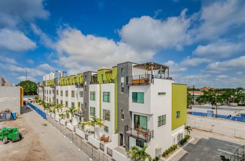 945 Arlington Ave, Saint Petersburg, FL 33705