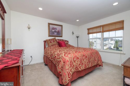 6 Chapman Ln, Bear DE  19701-6364 exterior