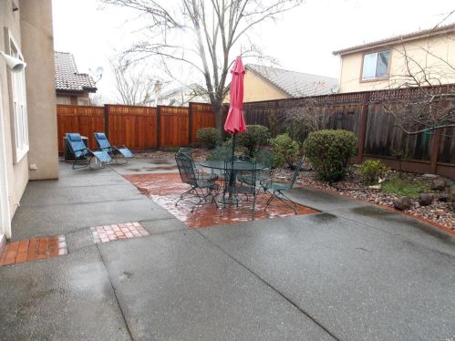 1409 Birdie Dr, Windsor CA  95492-8717 exterior