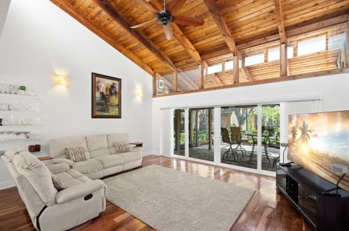 50 Balsam Dr, Oldsmar FL  34677-2340 exterior
