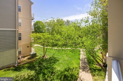 1049 Gardenview Loop, Woodbridge VA  22191-1965 exterior