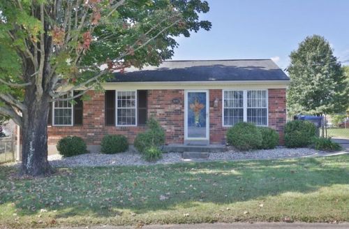 10202 Rod N Reel Rd, Louisville, KY 40229-2306