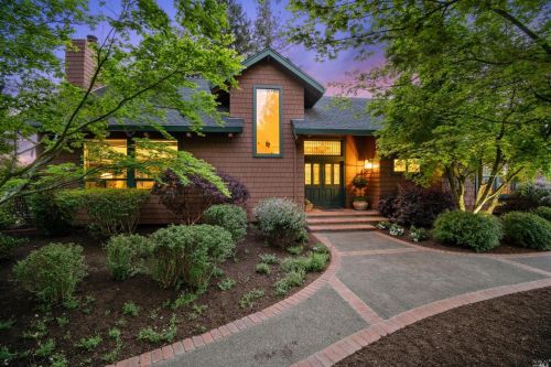 1565 Baird Rd, Santa Rosa, CA 95409-2513