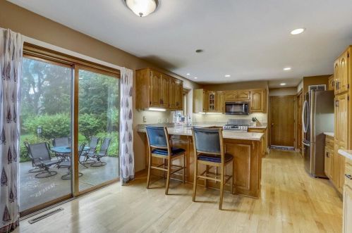 2234 Glenbrook Ln, Thiensville WI  53092-3116 exterior