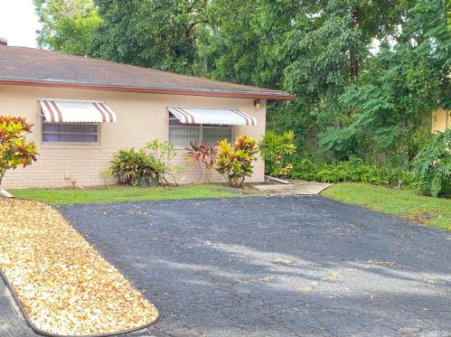5137 Rose Hill Dr, Boynton Beach, FL 33437-1307