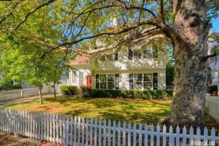 58 Heritage Wood Cir, Sacramento, CA 95831-3906