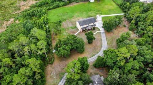 8340 Pinecone Dr, Lakeland FL  33809-1632 exterior