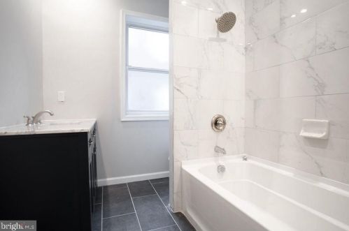 1054 Stuyvesant Ave, Trenton NJ  08618-4123 exterior