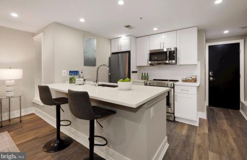 2515 17th St, Washington, DC 20009-8847