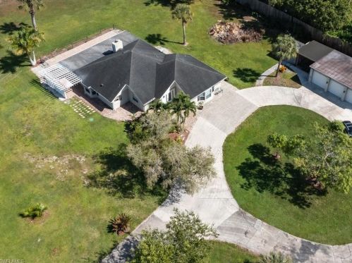 520 Soll St, Naples FL  34109-3873 exterior