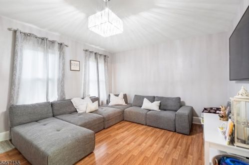 17 Woodside Ave, Little Falls NJ  07424-1315 exterior