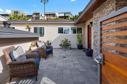 2875 Lloyd St, San Diego CA 92117-6031 exterior