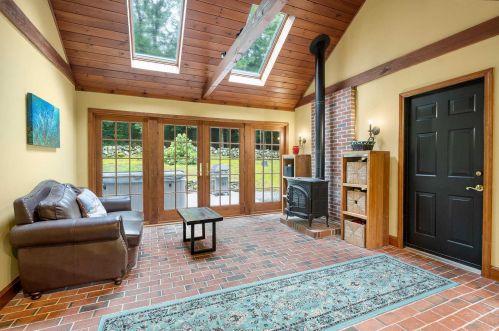 26 Deacon Ln, Hollis NH  03049-6321 exterior