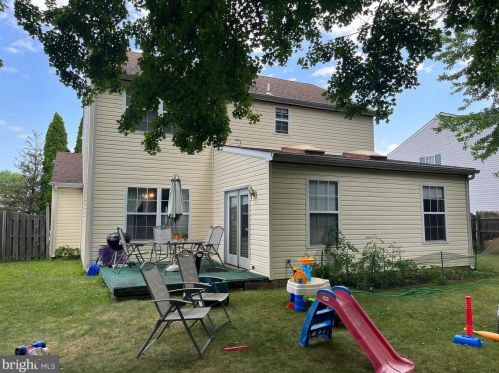 589 Buck Dr, Fairless Hills, PA 19030-3701