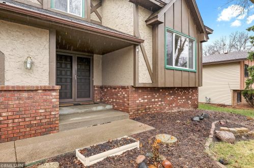 672 121st Ln, Minneapolis, MN 55448-2137