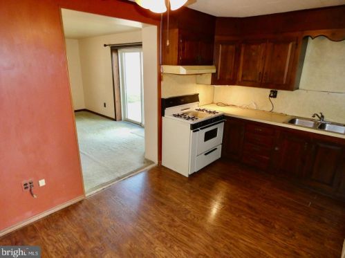 2219 Henlopen Ave, Wilmington DE  19804-3621 exterior