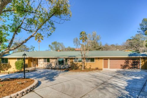 15 Woodcrest Dr, Oroville CA  95966-5518 exterior