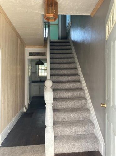 113 18th St, Vandergrift, PA 15690-1113