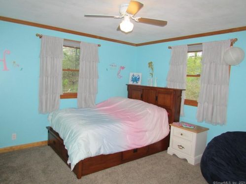 132 Turnbull Rd, New Hartford CT  06057-4136 exterior