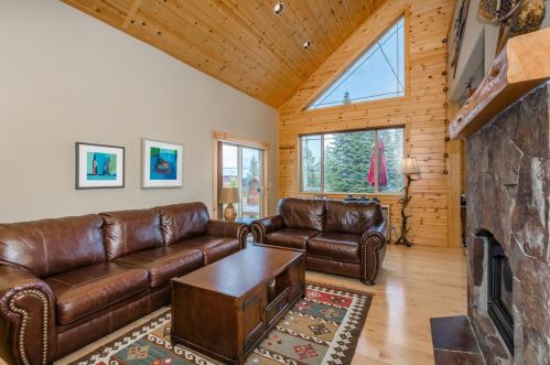 14290 Ski Slope Way, Truckee CA  96161-7009 exterior