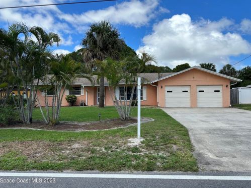1300 Tropical Trl, Merritt Island, FL 32952-5161