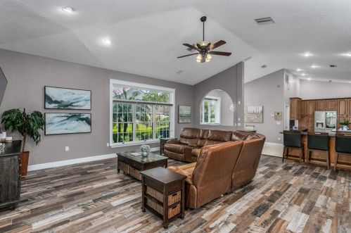 18604 Avenue Monaco, Lutz FL  33558-5316 exterior