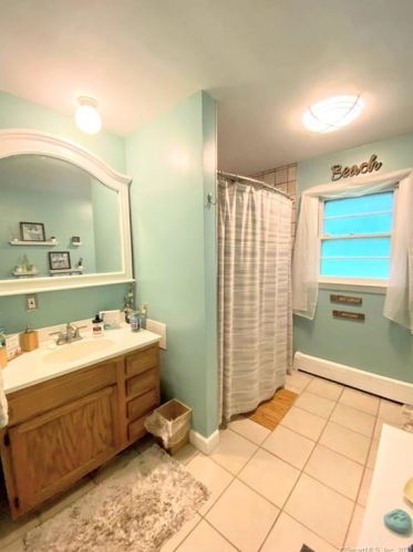 165 Juniper Ridge Dr, Waterbury CT  06708-1934 exterior