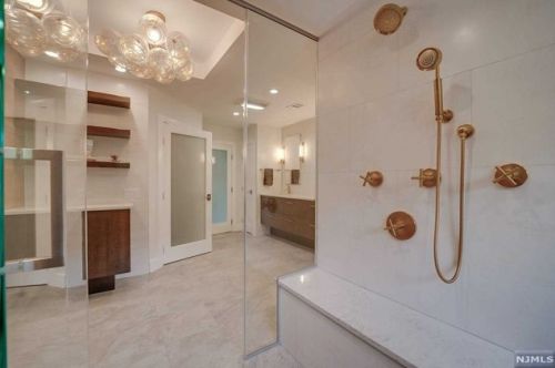 44 Hunters Run, Oakland NJ  07436-2344 exterior