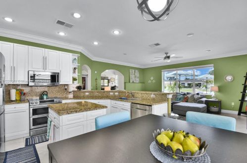 18856 23rd Pl, Hollywood FL  33029-5340 exterior