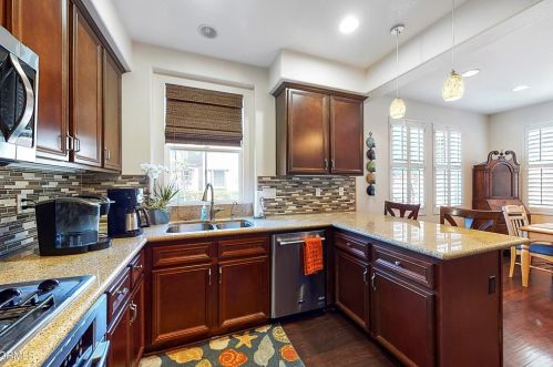 3244 Ventura Rd, Oxnard CA  93036-5459 exterior