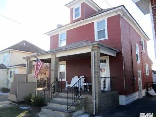 56 Waverly Ave, Canaan Lake NY  11772-1916 exterior