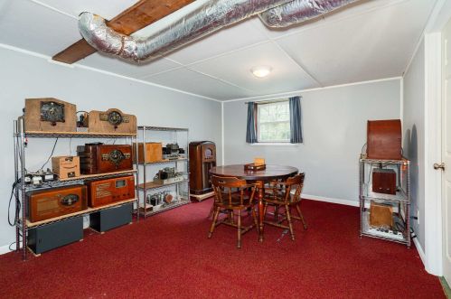 545 Quaker Ln, Hyde Park NY  12538-3011 exterior