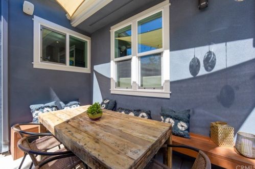 324 Grand Ave, Long Beach CA  90814-2738 exterior