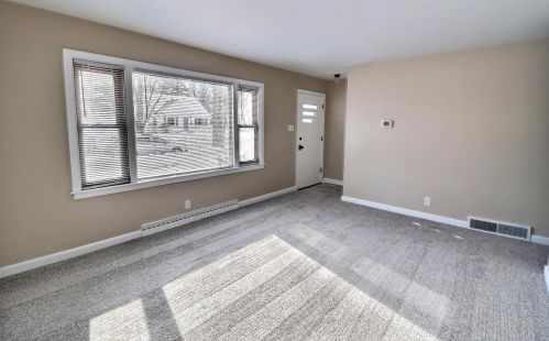 1240 Marian Ln, Green Bay WI  54304-2338 exterior