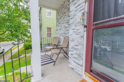 222 Maple Ave, East Orange NJ  07017-4461 exterior