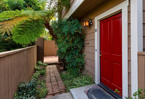 611 Sola St, Santa Barbara, CA 93101-4258