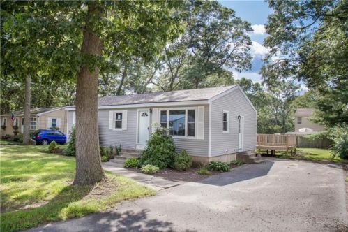 145 Custer St, Warwick, RI 02889-8833