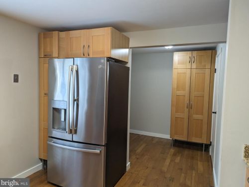 5873 Jacksons Oak Ct, Springfield VA  22015-2304 exterior