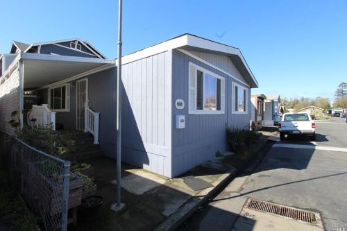 122 El Crystal Dr, Santa Rosa, CA 95407-7965
