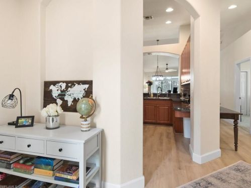 6196 Mandalay Cir, Naples FL  34112-1908 exterior