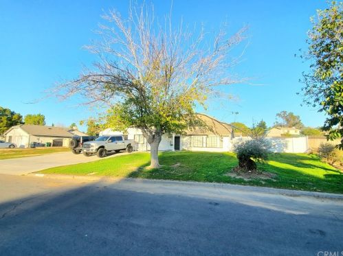 260 Bob White Ln, Riverside, CA 92507-1227