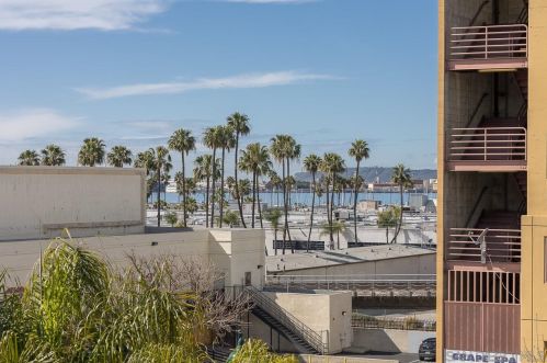 979 Laurel St, San Diego CA 92105-4736 exterior