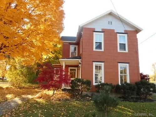 93 Main St, Shortsville, NY 14548-9709