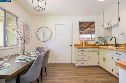 17349 Via Alamitos, San Lorenzo CA  94580-3503 exterior