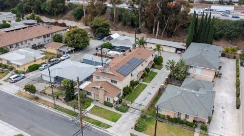 9242 Park St, Bellflower CA  90706-5665 exterior