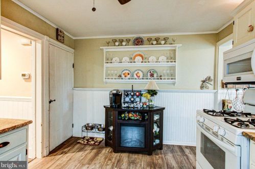 189 Oakland Ave, Gardenville PA  18901-4646 exterior