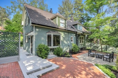 200 Mtn Way, Greystone Park NJ  07950-1905 exterior