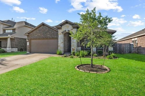 150 Meadow Valley Dr, Conroe TX  77384-2132 exterior